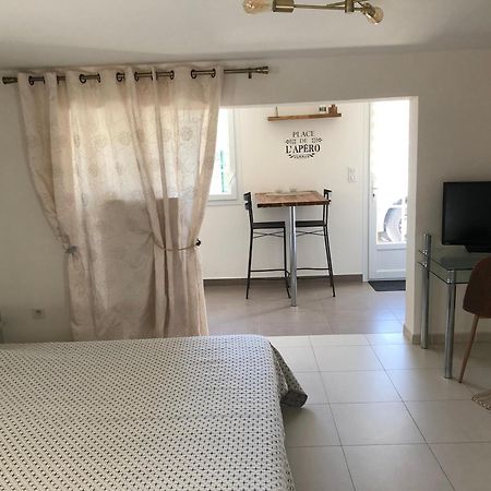 Appartement Dans La Colline Belgentier Exterior photo