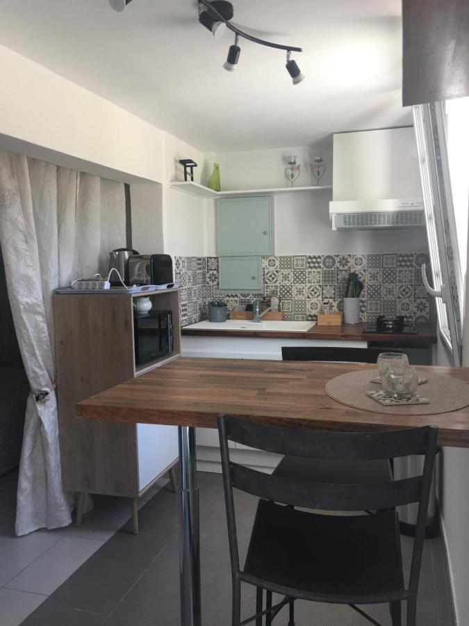 Appartement Dans La Colline Belgentier Exterior photo