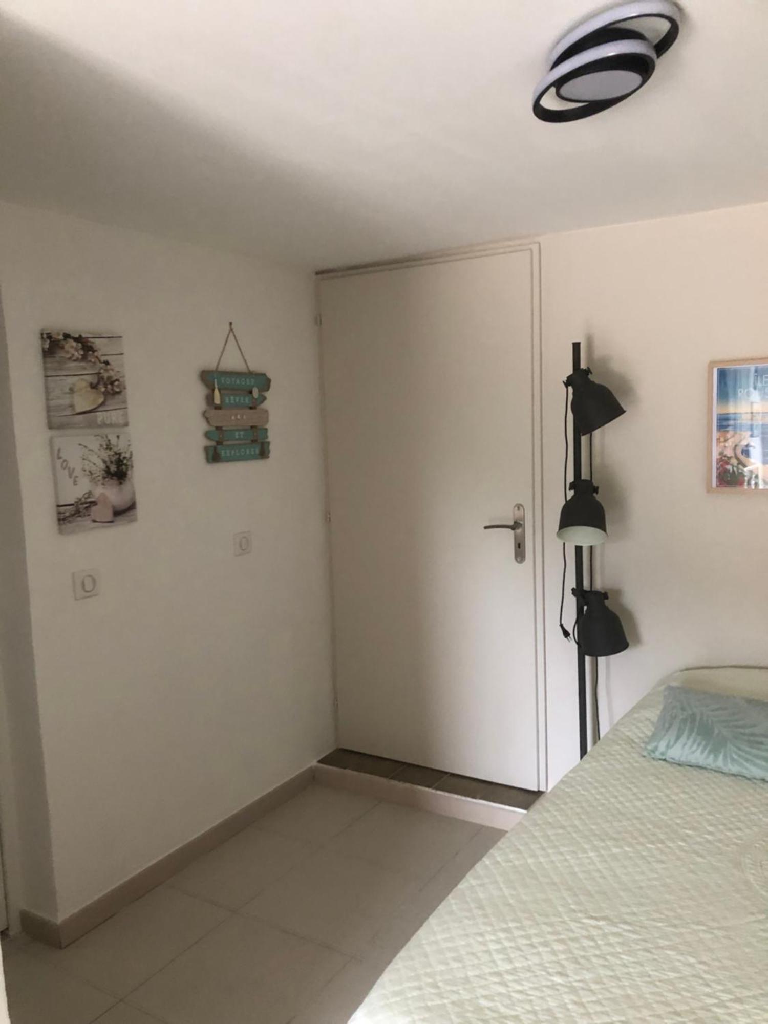 Appartement Dans La Colline Belgentier Exterior photo